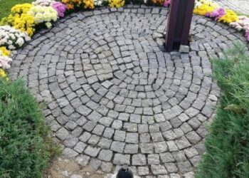 Gmina wsparła lokalnych sprzedawców kwiatów