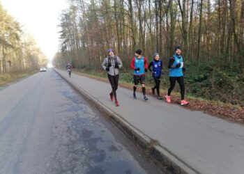 Dla Madzi pokonali trasę maratonu