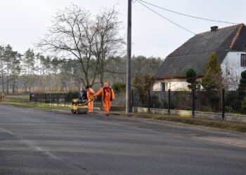 Nowe pobocze na ul. Powstańców Wlkp.