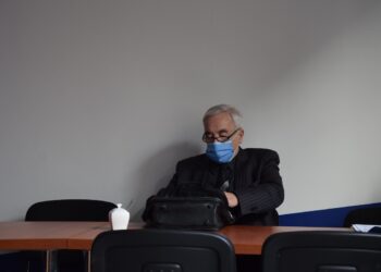 Uparcie szukają pomocy