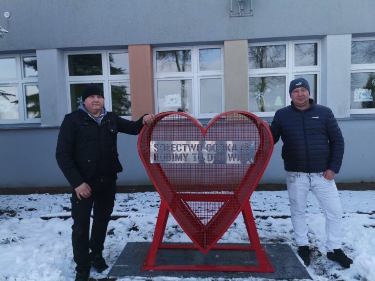Czerwonych serc przybywa
