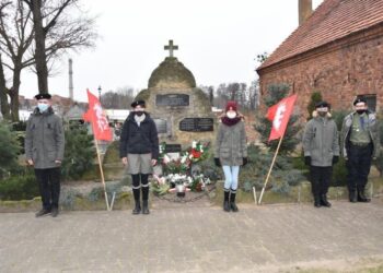 W hołdzie powstańcom wielkopolskim