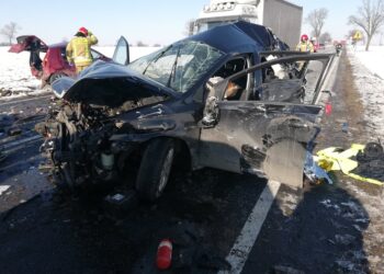 Wypadek z udziałem sześciu pojazdów