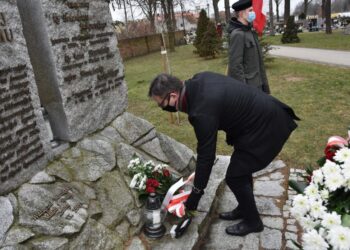 W hołdzie powstańcom wielkopolskim