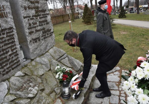 W hołdzie powstańcom wielkopolskim W hołdzie powstańcom wielkopolskim
