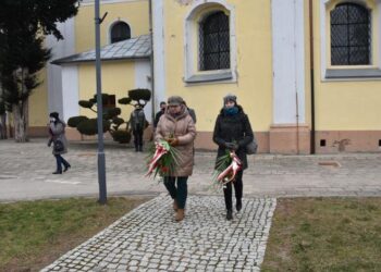 W hołdzie powstańcom wielkopolskim