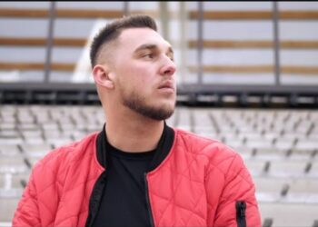 Wyraża siebie muzyką