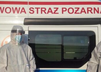 Strażacy oddelegowani do szpitala tymczasowego w Poznaniu