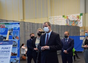 W krotoszyńskiej hali zaszczepiono pierwsze osoby