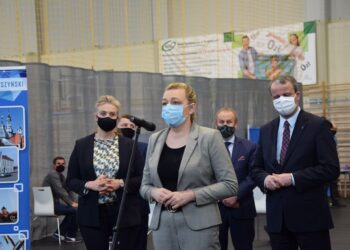 W krotoszyńskiej hali zaszczepiono pierwsze osoby