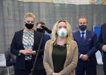 W krotoszyńskiej hali zaszczepiono pierwsze osoby