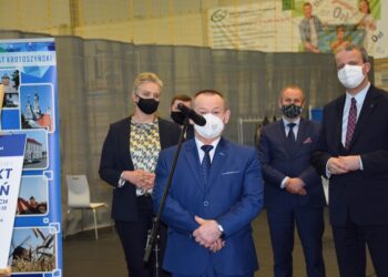 W krotoszyńskiej hali zaszczepiono pierwsze osoby