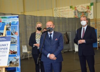 W krotoszyńskiej hali zaszczepiono pierwsze osoby