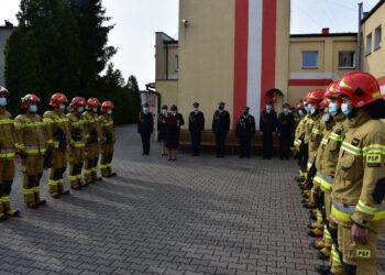 Uroczysta zmiana służby