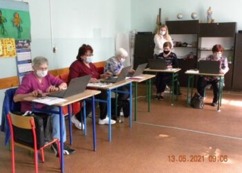 Zajęcia komputerowe dla seniorów