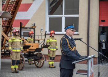 Uroczysty apel z okazji święta strażaków