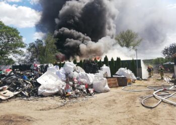 Wielki pożar składowiska odpadów