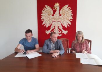 Podpisali umowę na remont stropu