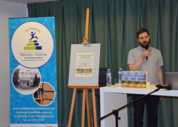 Wielki mural z Arkadym Fiedlerem