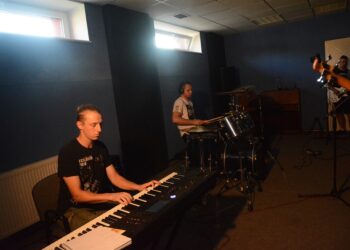 Wracają na scenę z przytupem