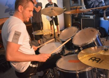 Wracają na scenę z przytupem