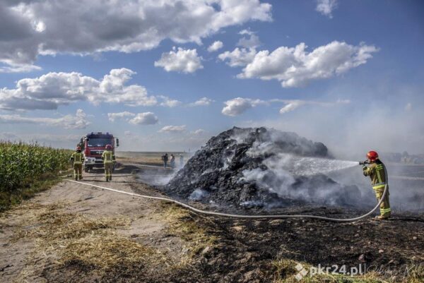 Pożar ścierniska i słomy