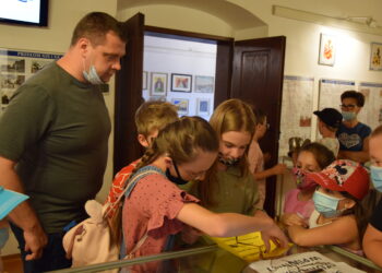 Kreatywne wakacje z biblioteką