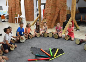 Dzieci poznają świat