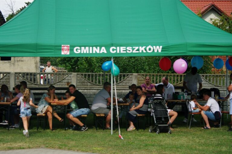 Rodzinna zabawa przy dobrej pogodzie