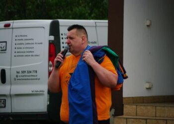 Rodzinna zabawa przy dobrej pogodzie