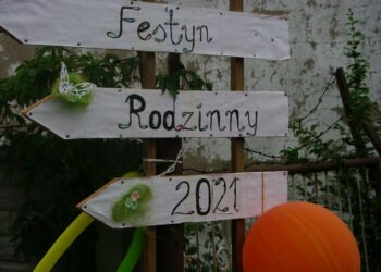 Rodzinna zabawa przy dobrej pogodzie