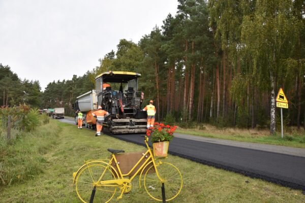 Ruszyła przebudowa drogi powiatowej Ruszyła przebudowa drogi powiatowej