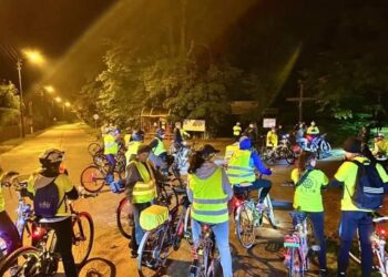 Rowerzyści nocą