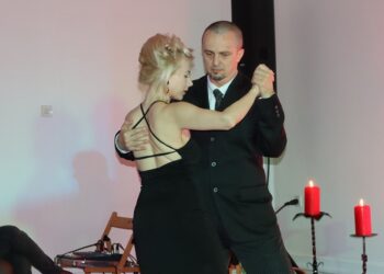 Taniec, emocje, światło i ruch