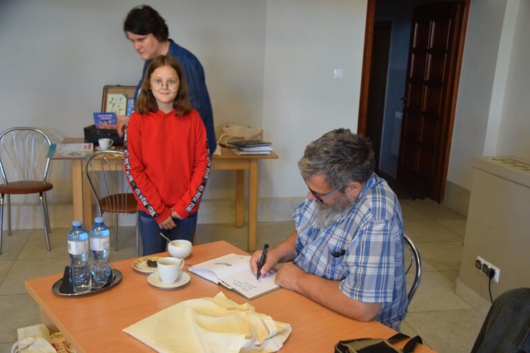 Opowiadanie o historii z humorem