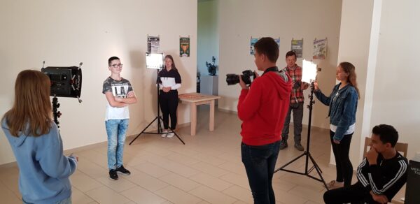 Młodzi adepci sztuki tworzenia obrazu