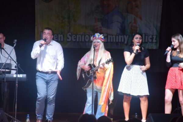 Święto seniorów w rytmach polskich przebojów