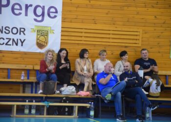 Gospodarze przegrali w trzech setach