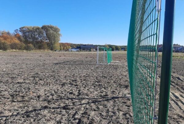 Powstają dwa boiska