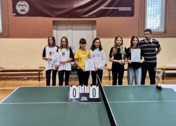 Drużynowa rywalizacja przy stołach