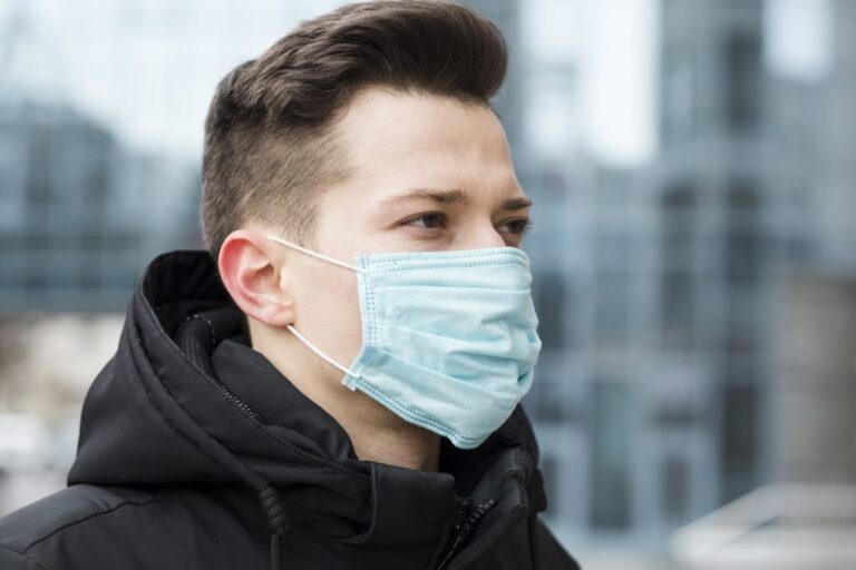 Czy mandaty za brak maseczek są legalne?