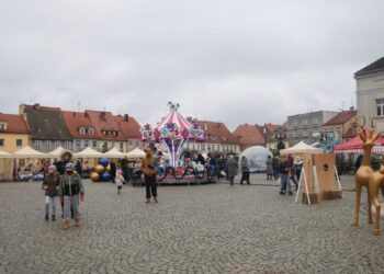 Bożonarodzeniowy jarmark z aspektem charytatywnym