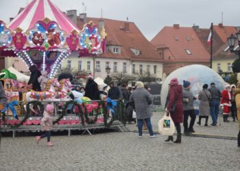 Bożonarodzeniowy jarmark z aspektem charytatywnym