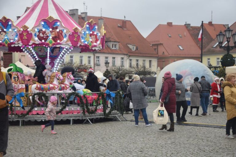 Bożonarodzeniowy jarmark z aspektem charytatywnym