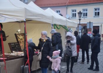 Bożonarodzeniowy jarmark z aspektem charytatywnym
