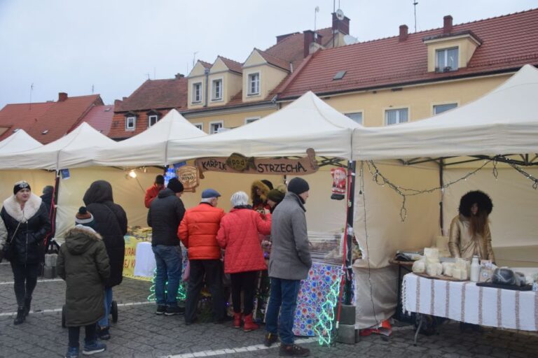 Bożonarodzeniowy jarmark z aspektem charytatywnym