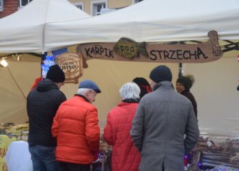 Bożonarodzeniowy jarmark z aspektem charytatywnym