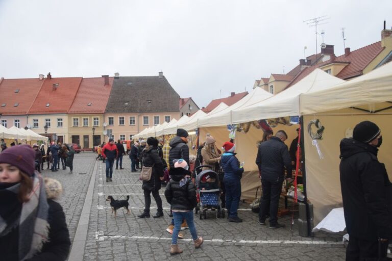 Bożonarodzeniowy jarmark z aspektem charytatywnym