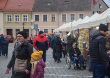 Bożonarodzeniowy jarmark z aspektem charytatywnym