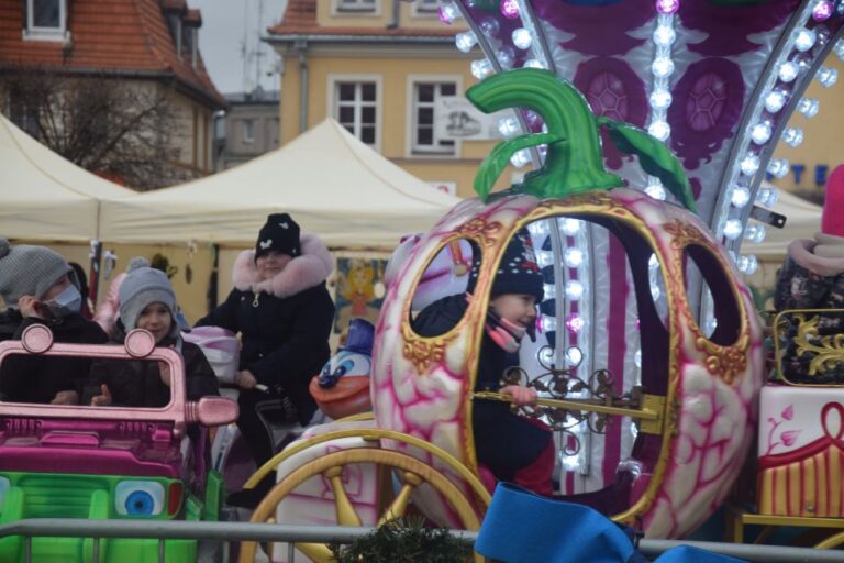 Bożonarodzeniowy jarmark z aspektem charytatywnym